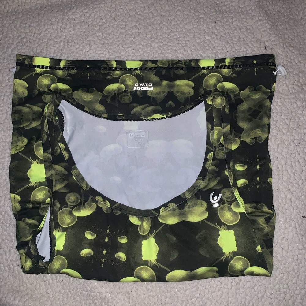 **** SOLD ***** Siz NWOT Freddy 🏋️♀️ shirt - Picture 2 of 4